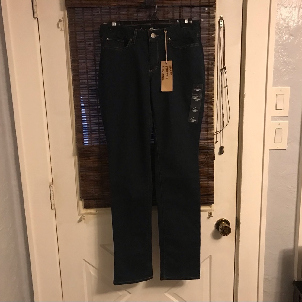 NWT WOMENS EDDIE BAUER CURVY FIT STRAIGHT LEG JEANS SIZE 4